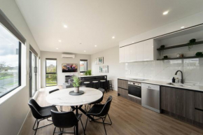 Sunnyhills Viewside Town House